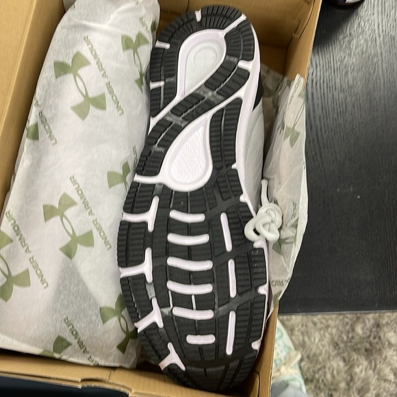 Under Armour UA HOVR Sonic 5 Men’s Running Shoe. Size 12 - Picture 4 of 4